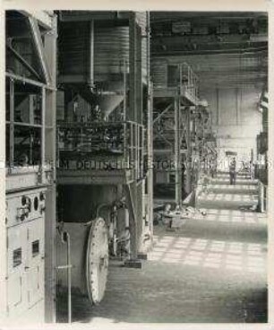 Blick in die Caprolactam-Fabrik der VEB Leuna-Werke "Walter Ulbricht"