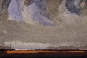 Wolkenhimmel über beleuchtetem Landstreifen