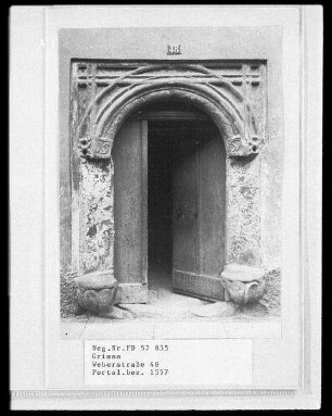 Grimma, Weberstraße 48, Sitznischenportal