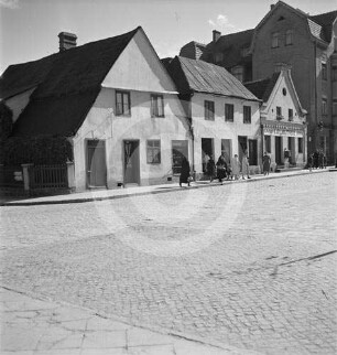 Straßenansicht mit Wohnhausfassaden in Polen