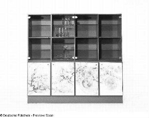 Anbauschrank : Leipzig. Leipziger Herbstmesse, 1983. Studio-Design. Anbauschrank. Holz, folienbeschichtet (1983; VEB Möbelkombinat Dresden-Hellerau)