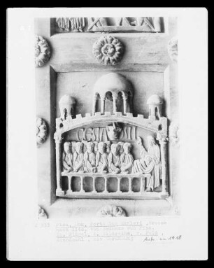 Tür der Porta di San Ranieri / Bronzetür mit Szenen zum neuen Testament — linker Türflügel — vierte Bildreihe, rechtes Feld: das Abendmahl
