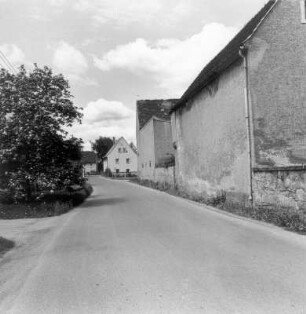 Birkwitz-Pratzschwitz. Pratzschwitzer Straße. Blick vom Ausgang Dorfplatz Pratzschwitz nach Westen in Richtung Birkwitz
