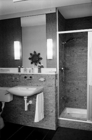 Basel: modernes Hotel Bad, Toilette
