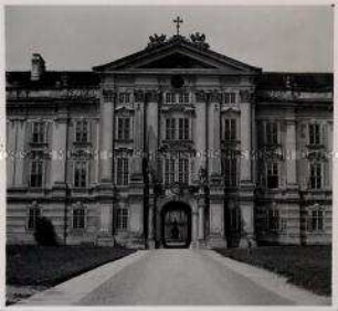Melk, Benediktinerkloster Stift Melk, Mittelrisalit der inneren Ostfront