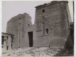 Tempel der Isis, Philae: Ansicht, Zweiter Pylon