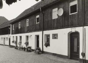 Radeburg, Wohnstallhaus : Radeburg. Gehöft. Carolinenstraße 25. Bezeichnet 1850. Wohnstallhaus. Hofansicht