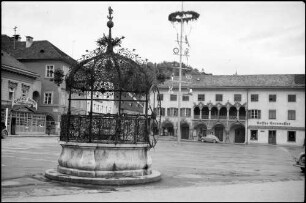 Bruck an der Mur: Brunnen und Kornmesserhaus