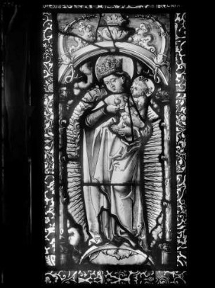 Schloß Eberstein Glasmalerei Madonna (16. Jahrhundert) Glasfenster aus der Pfarrkirche von Ottersweier)