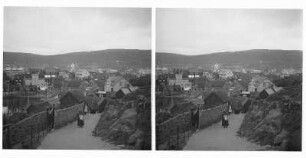 Thorshavn/Färöer Inseln (Dänemark). Stadtteilansicht mit Hafen