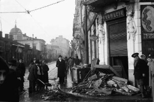 Bukarest: Calea Vacaresti: Geplünderte Apotheke