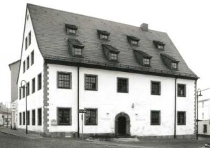 Taucha. Wohnhaus (Gaststätte "Bacchuskeller", Heimatmuseum und Stadtbibliothek), Brauhausstraße 24/Ecke Eilenburger Straße (1680). Eckansicht