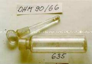 Leere Glasflasche mit Stöpsel