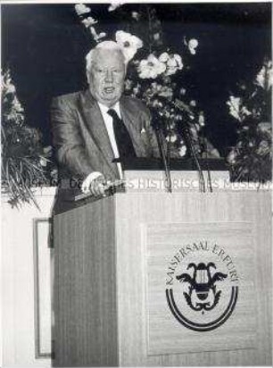 Sir Edward Heath spricht auf der Erfurter Konferenz 1994