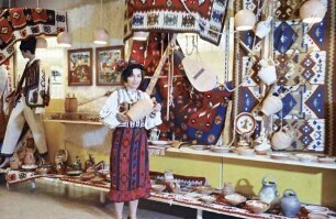 Freiburg: Kaufhof; rumänische Woche; Folkloreausstellung im Kaufhof