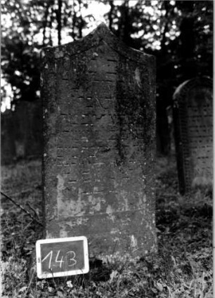 Grabstein 143 [Nir S. 109 Nr. 11.18]