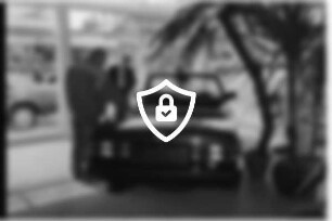 Autohaus Riegel: Vorburgstraße: Neueröffnung der Ausstellungs- und Geschäftsräume: [Name maskiert] und Mitarbeiter der Deutschen Bank Ahrensburg [Name maskiert] bei Bewunderung von Cabriolet