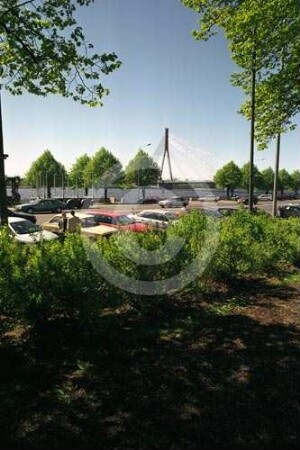Schrägseilbrücke über die Düna (Vanšu tilts) in Riga