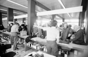 Freiburg: Informationsstand und Garderobe der Stadt