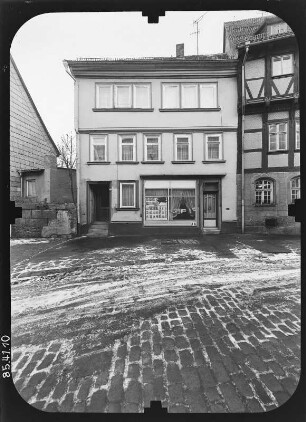 Nordhausen, Barfüßerstraße 7. Wohnhaus mit Laden. Straßenfront