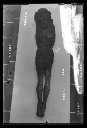 Torso eines Kruzifix mit Datum 3.4.1925 (vermutlich in Kilianskapelle)