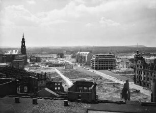 Blick vom Dach des Ständehauses über Altmarkt und Prager Straße zum Hauptbahnhof