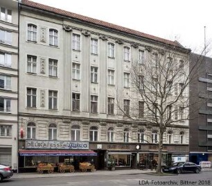 Wohn- und Geschäftshaus; Berlin, Tempelhof-Schöneberg