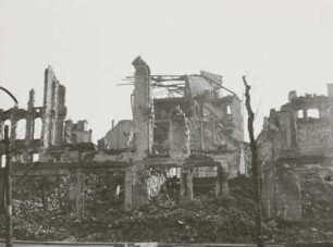 Zerstörte Wohn- und Geschäftshäuser