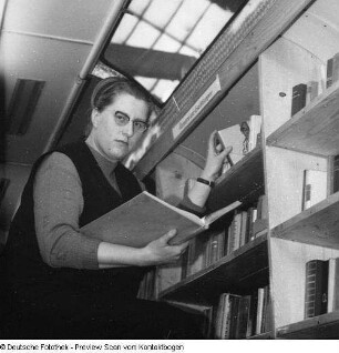 Bibliotheken und Büchereien und Buchläden