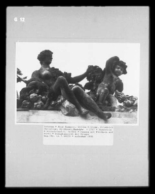 Pomona mit Füllhorn und Putto