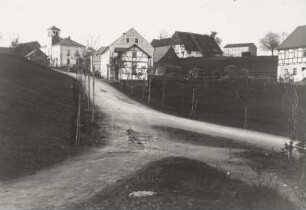 Schule : Ortsteilansicht Röthenbach. Bergstraße mit Schule