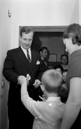 Wahlkampf des SPD-Bundestagskandidaten Peter Corterier zur Bundestagswahl am 28. September 1969.