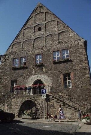 Sangerhausen. Rathaus. Östliche Giebelwand mit Eingang