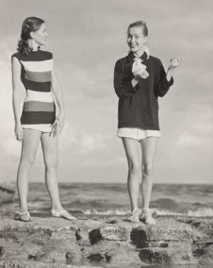 Modeaufnahme, Modelle Eunice Sherman und Theo Graham (Mademoiselle)