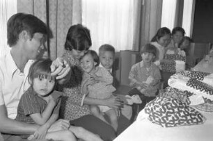 Unterbringung von 24 Flüchtlingen aus Vietnam im Übergangswohnheim in der Wolfartsweierer Straße 5