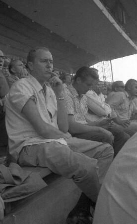 Fußballspiel KSC : Bayern-München im Wildparkstadion.