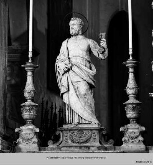 Hochaltar mit seitlichen Schranken : Heiliger Petrus