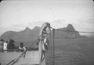 Personen an der Reling (Lateinamerika-Aufenthalte 1928/1942 – 1. Chile 1928)