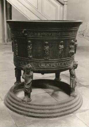 Fünte : Fünte (Guß vor 1342). Wittenburg, Stadtkirche St. Bartholomäus