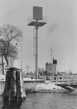Signal am Entwässerungskanal Kiel-Holtenau/ Nord-Ostsee-Kanal