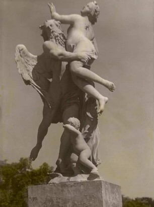 Figurengruppe "Die Zeit entführt die Schönheit" : Figurengruppe "Die Zeit entführt die Schönheit" von Pietro Balestra (1722, Marmor; Höhe 2,80 m). Dresden-Altstadt, Großer Garten