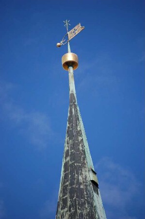 eine der Kirchturmspitzen der Nikolaikirche