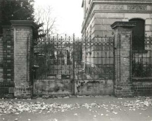 Wurzen, Beethovenstraße 9. Wohnhaus (1881). Toreinfahrt