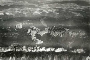 Sächsische Schweiz, Schrammsteine. Gute-Bier-Wände, Schrammsteinmassiv und Hohe Liebe gegen Mittelndorf und Lichtenhain. Luftbild-Schrägaufnahme von Südsüdwest