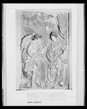 Nebenaltar der Rosenkranzmadonna, Detail, rechtes Relief: Verkündigung an Maria