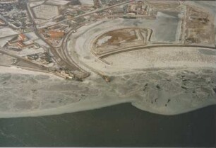 Hafen und Fährhafen Norderney im Eis