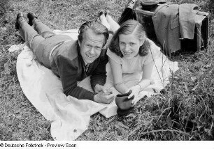 Renate und Roger Rössing bei einer Rast