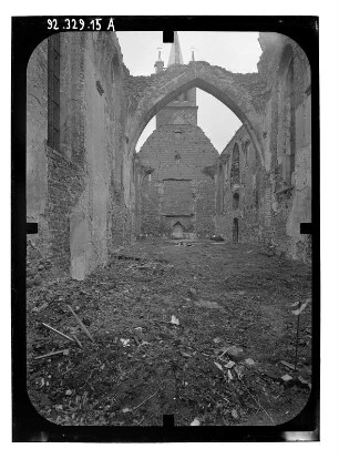 Müncheberg. Ruine der Stadtpfarrkirche St. Marien (Restaurierung 1991-1996). Inneres nach Westen