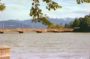 Lindau: Seebrücke mit kleinem See