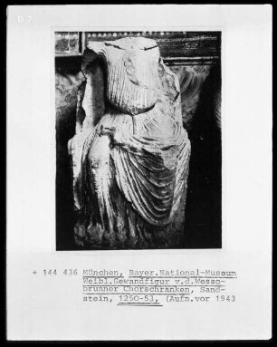 Die Figuren von den Wessobrunner Chorschranken — Weibliche Gewandfigur ohne Kopf